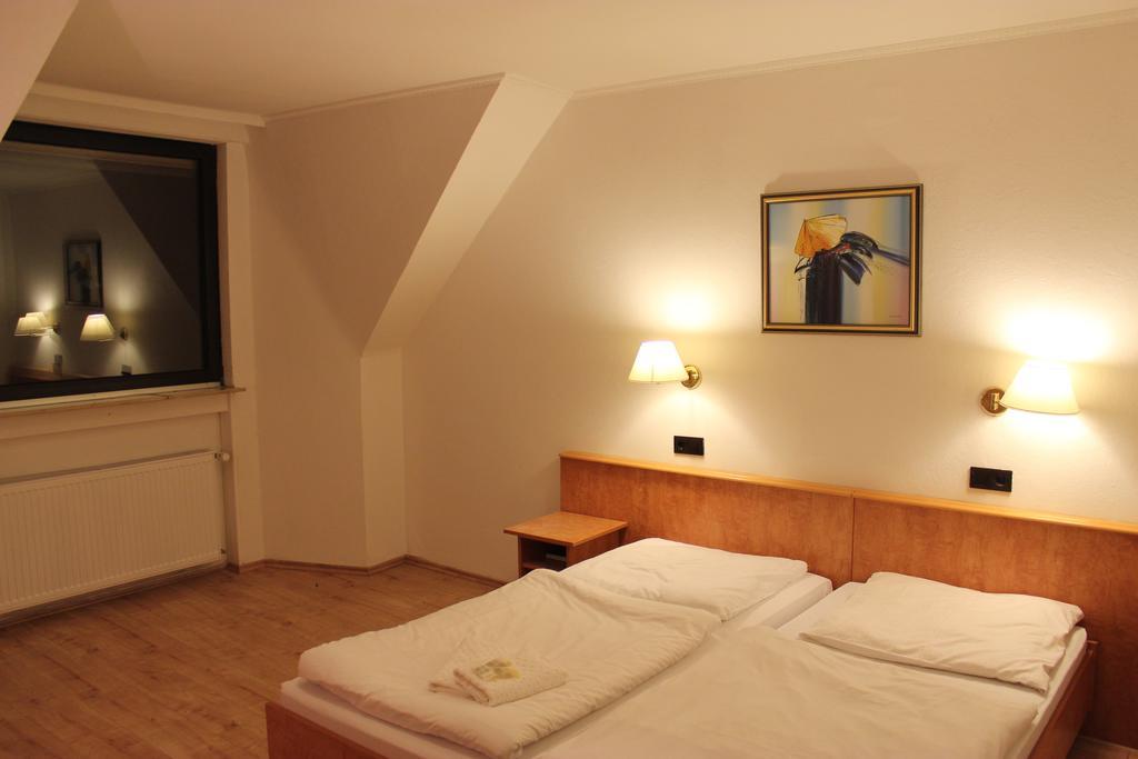 Hotel Gaya Bad Soden am Taunus Habitación foto